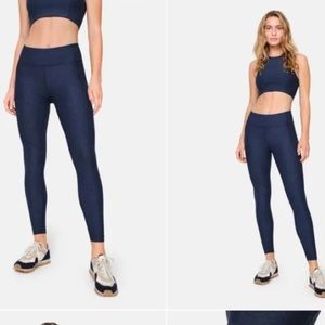 Outdoor Voices 7/8 Warmup Leggings in Navy